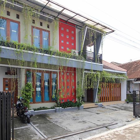 Reddoorz Near Hartono Mall Kejayan Dış mekan fotoğraf