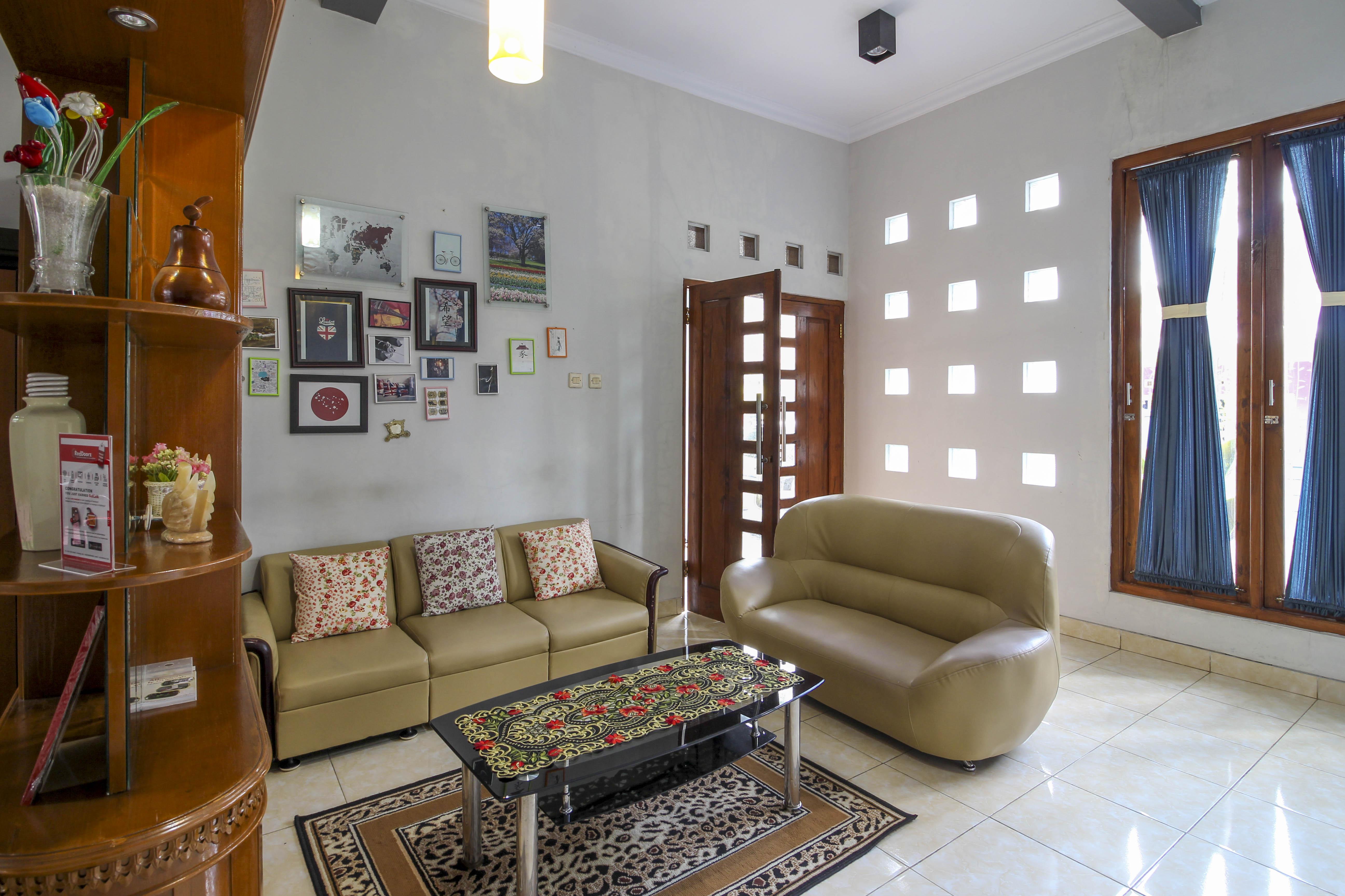 Reddoorz Near Hartono Mall Kejayan Dış mekan fotoğraf