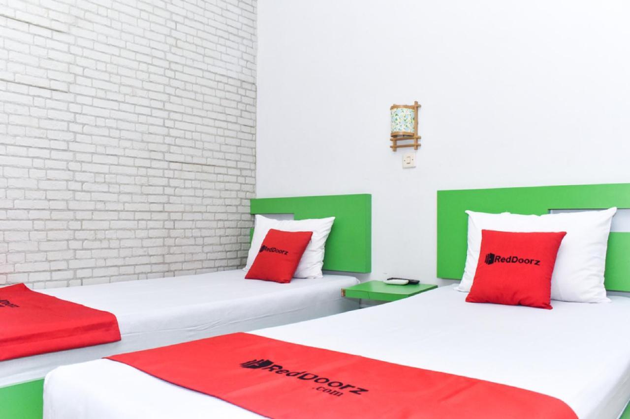 Reddoorz Near Hartono Mall Kejayan Dış mekan fotoğraf
