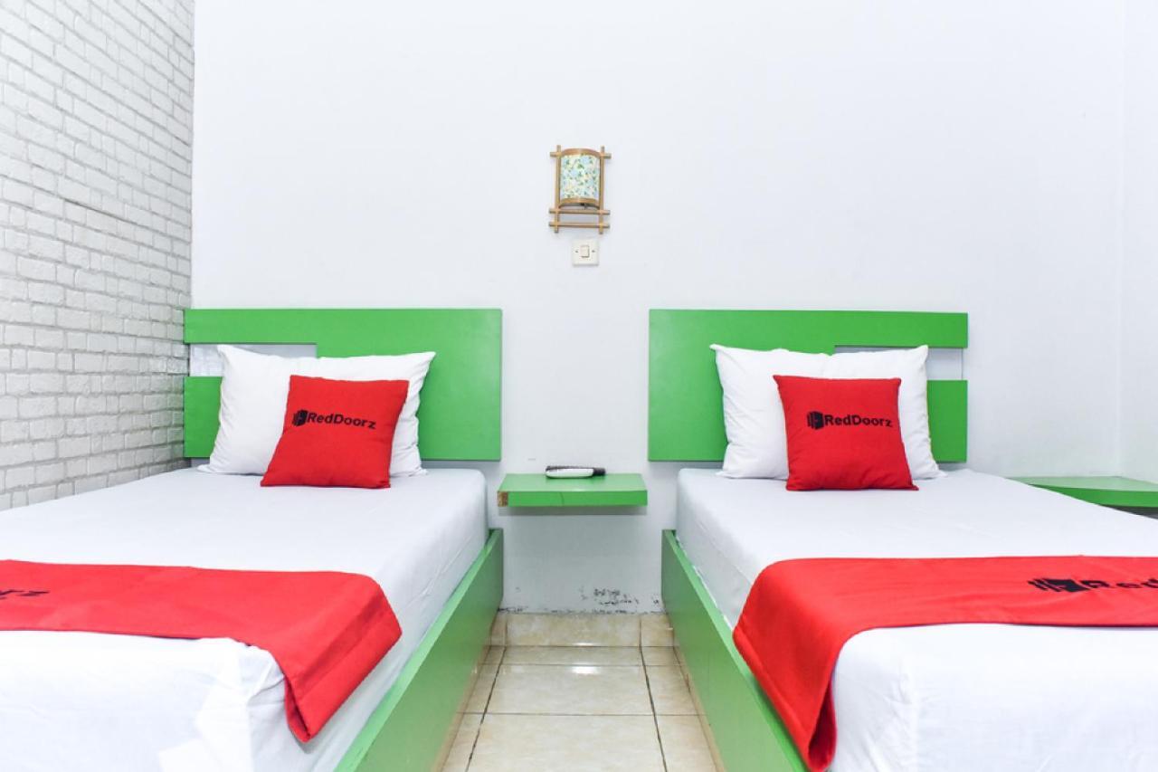 Reddoorz Near Hartono Mall Kejayan Dış mekan fotoğraf